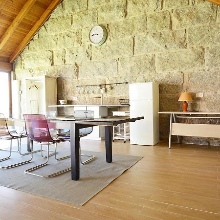 Galihost - Casa Con Precioso Jardin En Vilanova De Arousa Exterior photo