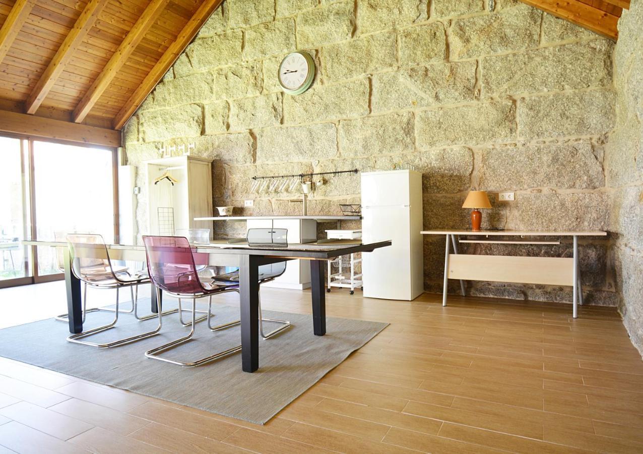 Galihost - Casa Con Precioso Jardin En Vilanova De Arousa Exterior photo