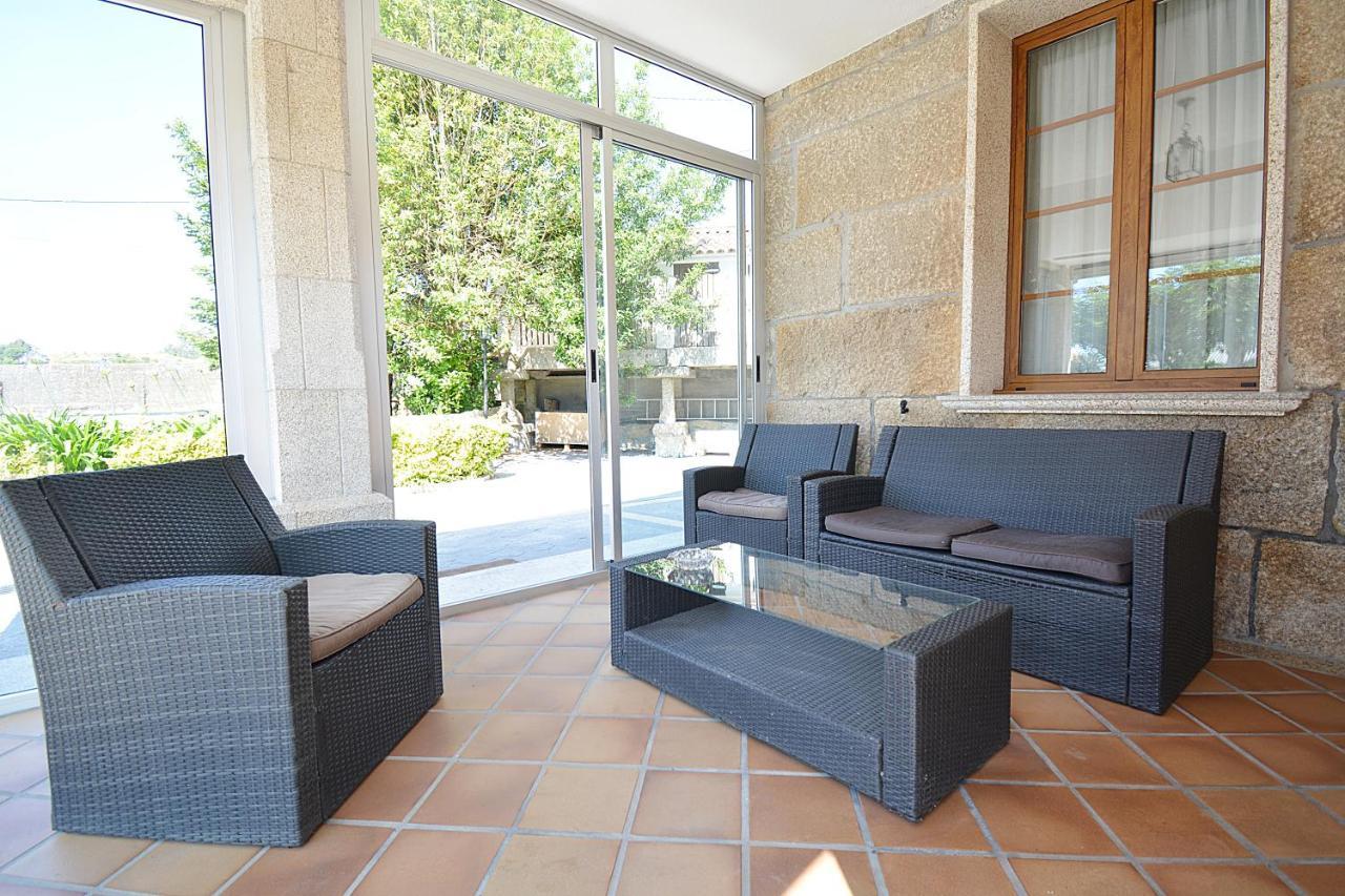 Galihost - Casa Con Precioso Jardin En Vilanova De Arousa Exterior photo