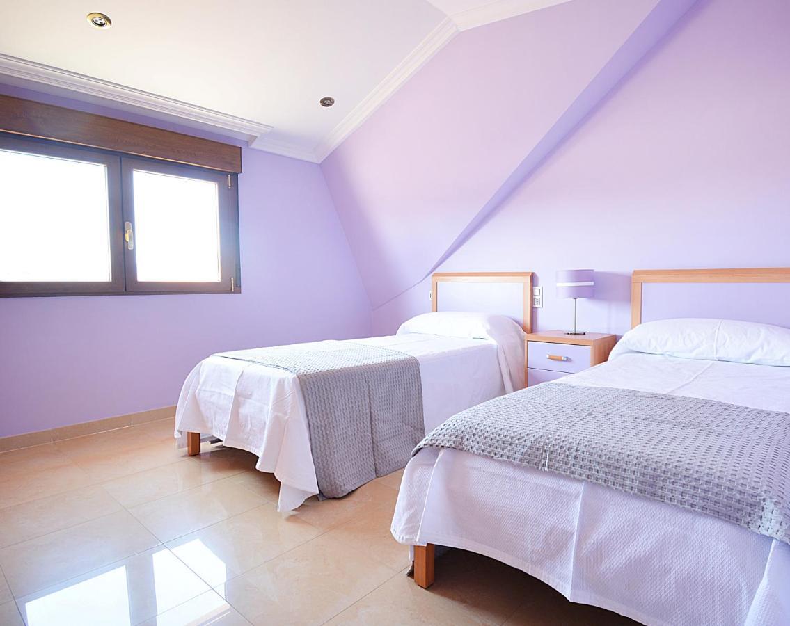 Galihost - Casa Con Precioso Jardin En Vilanova De Arousa Exterior photo